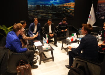 در روز  دوم نمایشگاه تجارت با اوراسیا در غرفه پتروشیمی جم چه گذشت؟