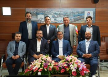 نشست هم اندیشی معاونان مالی ادوار شرکت پتروشیمی جم