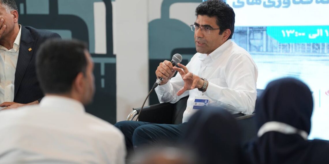 پنل تخصصی «سهم دانش‌بنیان‌ها در توسعه فناوری‌های ساخت داخل» با ارائه دکتر حسینی برگزار شد