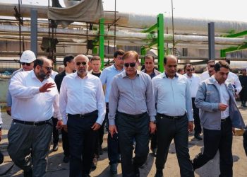 تأکید وزیر تعاون، کار و رفاه اجتماعی بر استمرار تولید و تسریع بازسازی بخش‌های آسیب‌دیده پتروشیمی جم